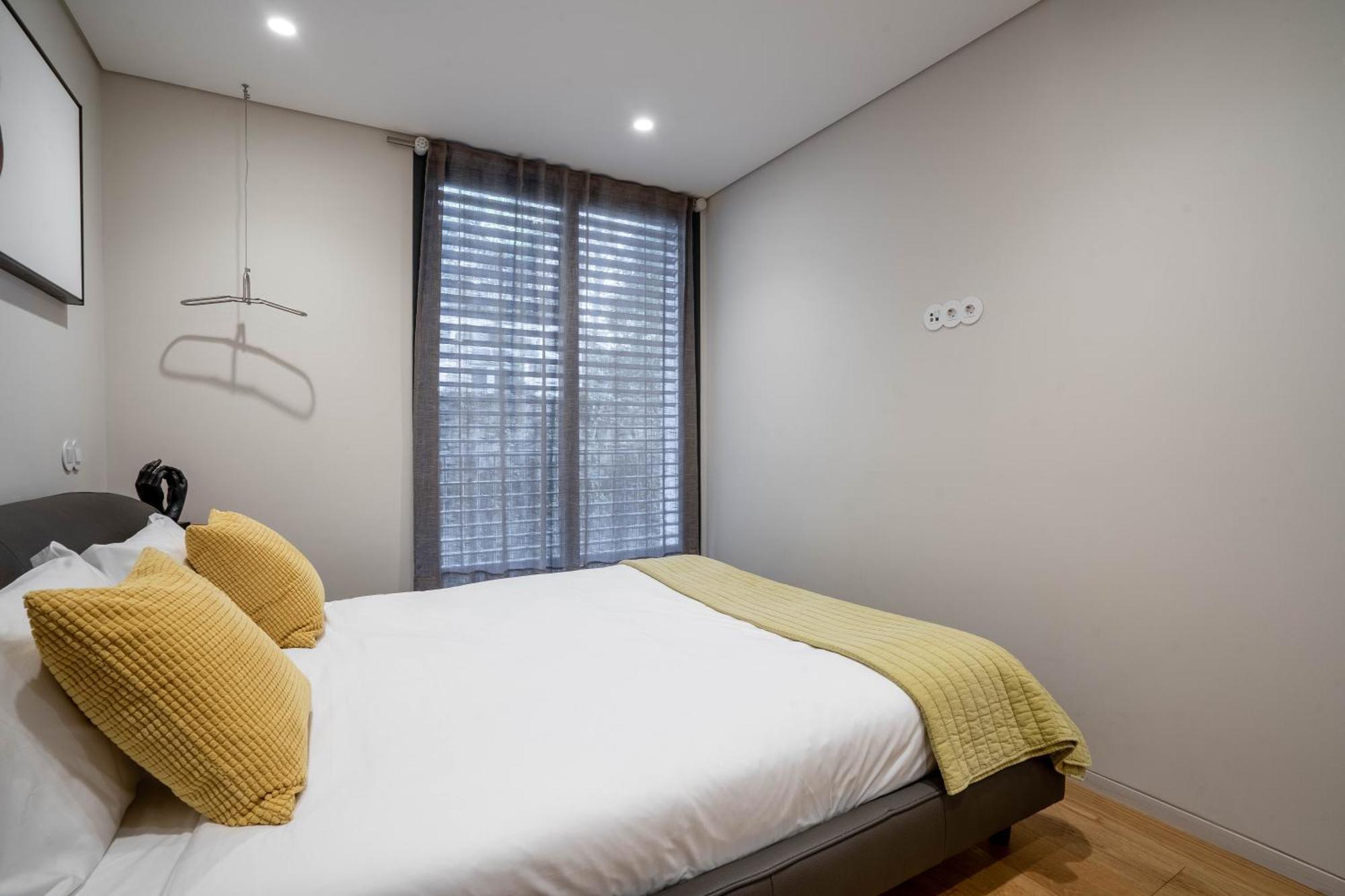 Apartamento Primrose 1br Delight W Parking By Lovelystay Porto