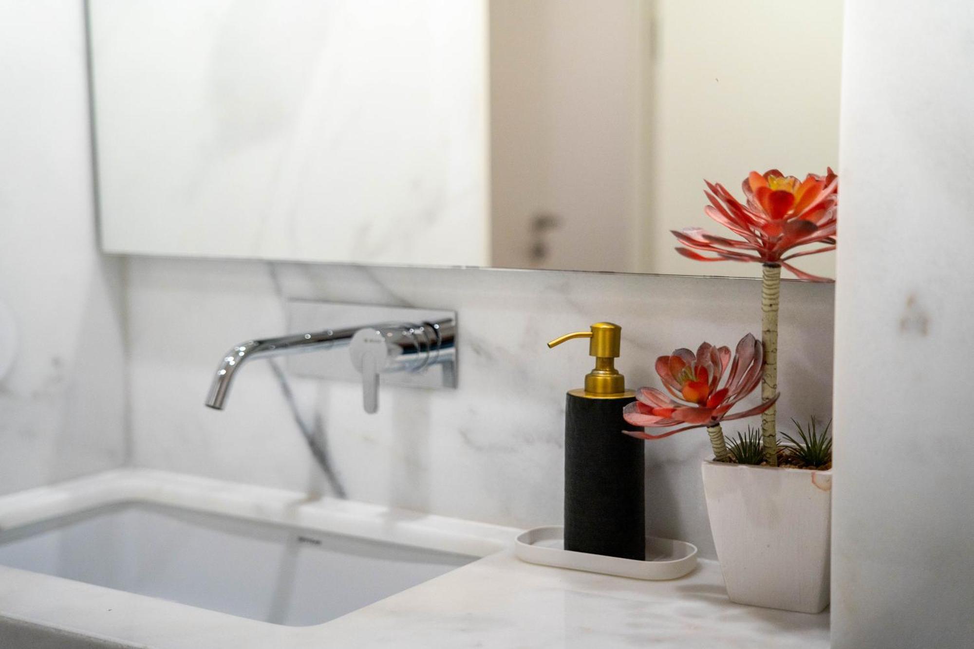 Primrose 1br Delight W Parking By Lovelystay Apartamento Oporto